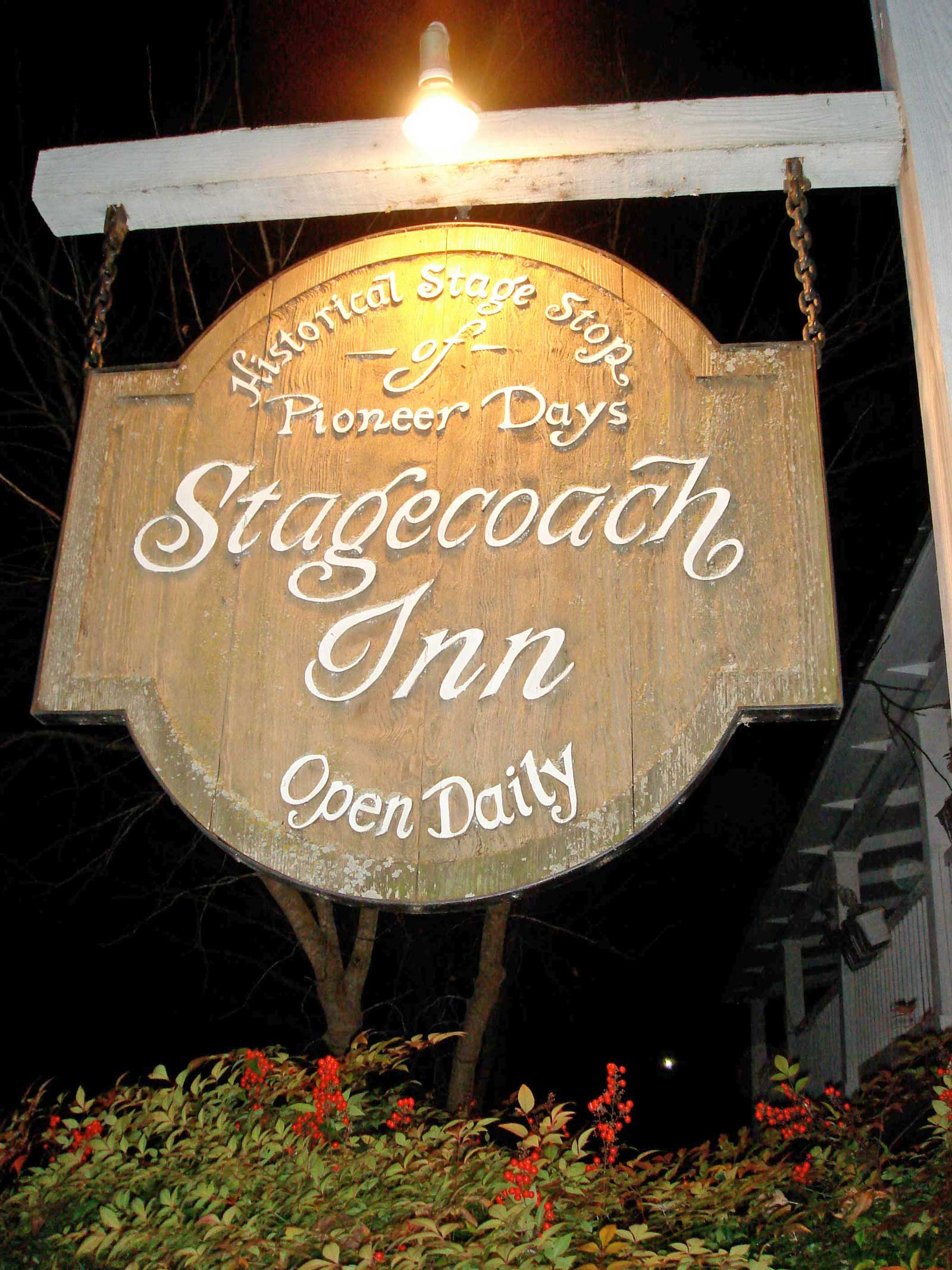 The sign for Stagecoach Inn